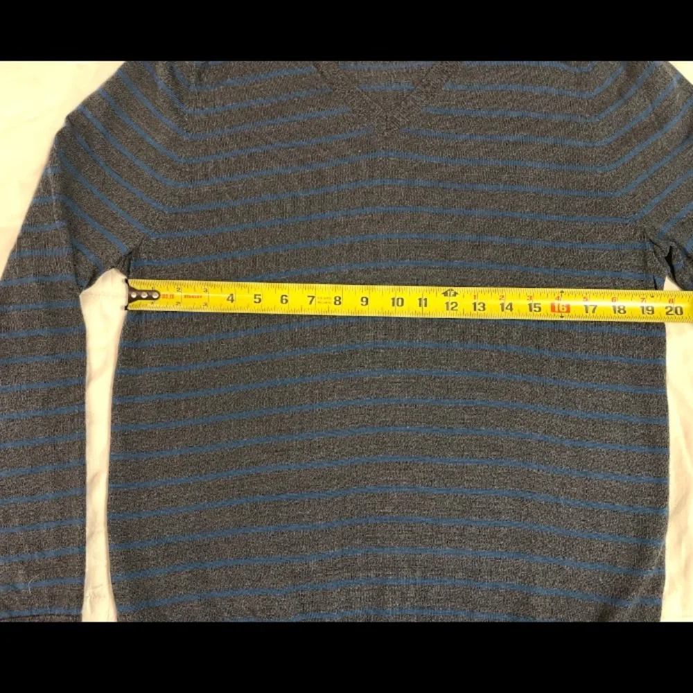 Banana Republic Baruffa Merino Wool Sweater Mens Large Grey Blue Striped V Neck
